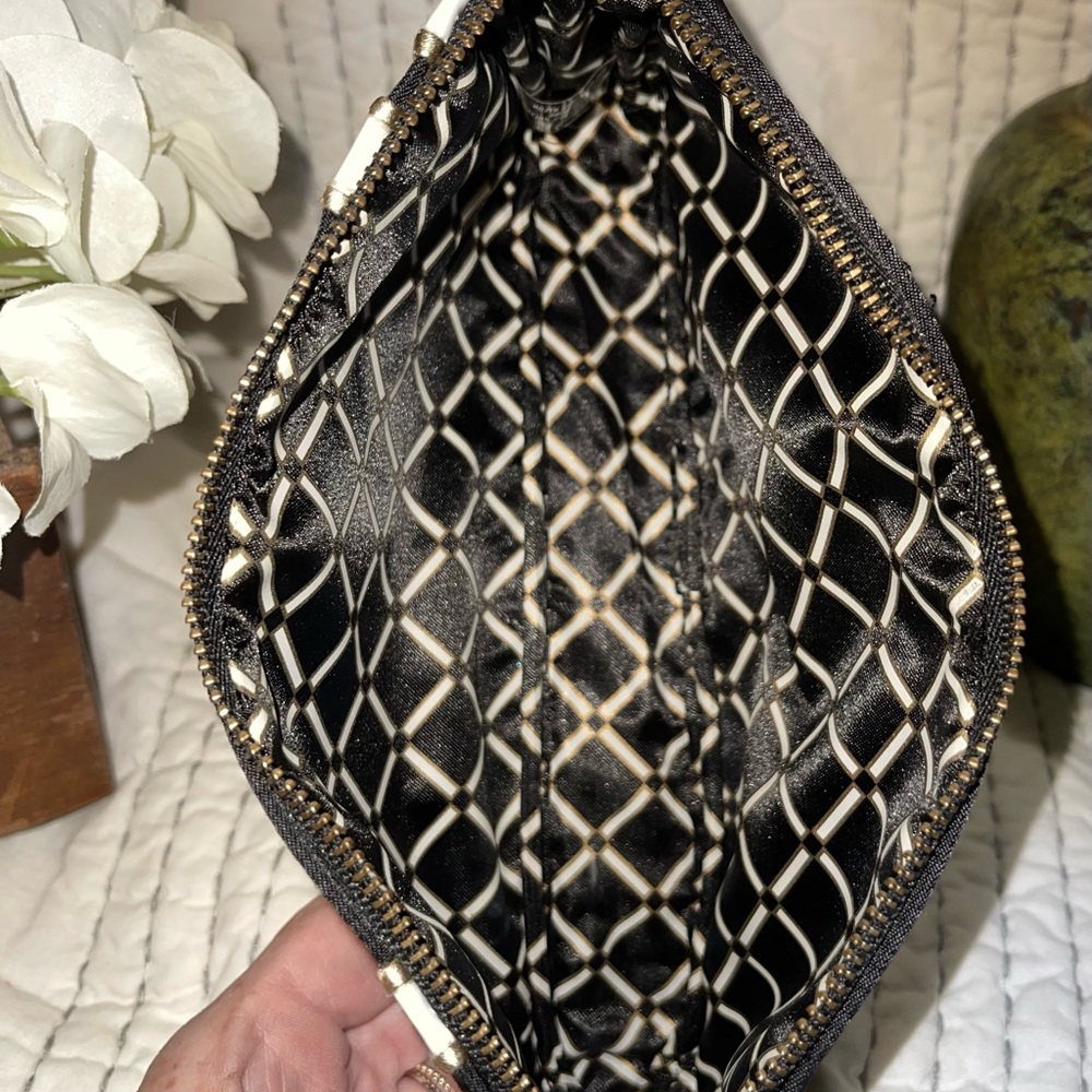 MAC COSMETIC POUCH - Picture 5 of 5